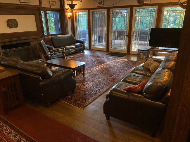 Building Photo - 106 N Prospect Ave