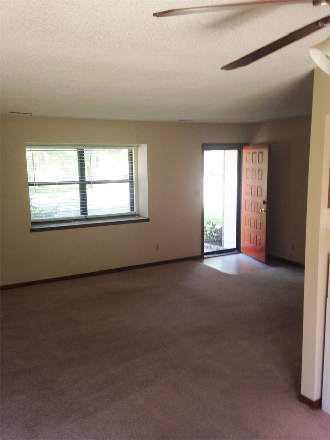 Building Photo - 2541 Cimarron Dr