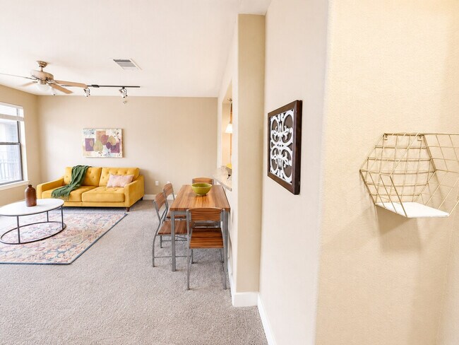 Foto del edificio - 75 Riverfront Dr