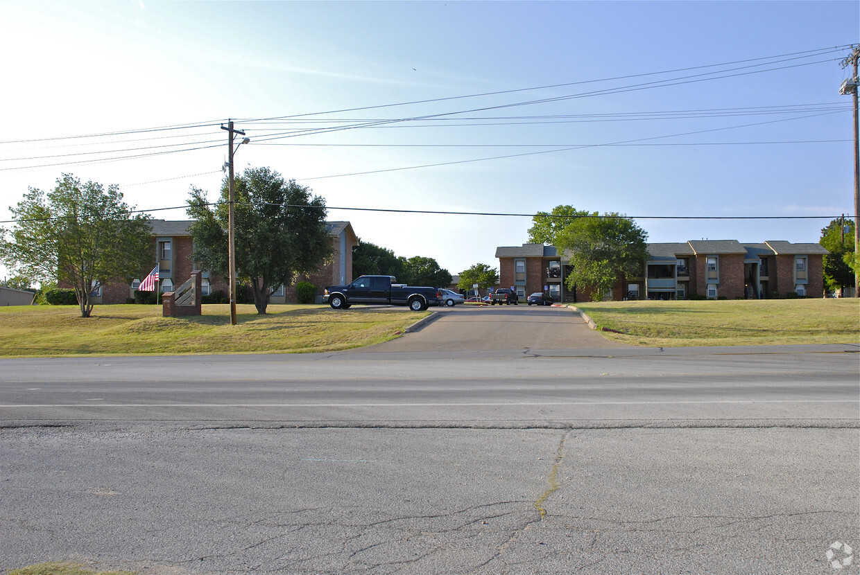 Primary Photo - Granbury Heights Apartments