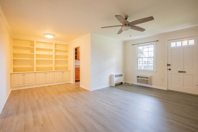 Foto del edificio - Charming 2 BR/1 BA Apartment in Rockville!