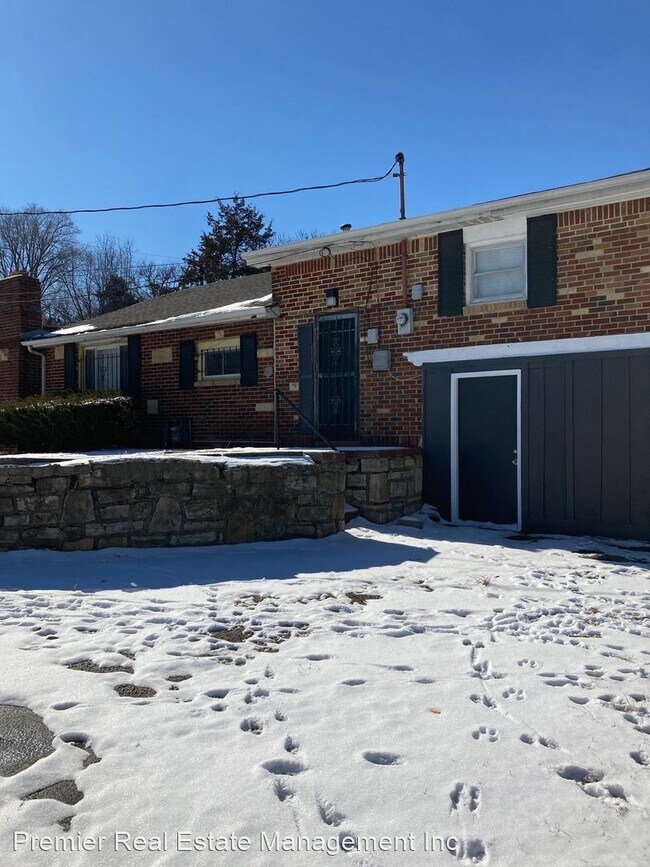 Foto del edificio - 3 br, 2 bath House - 3100 Longwood  Ave