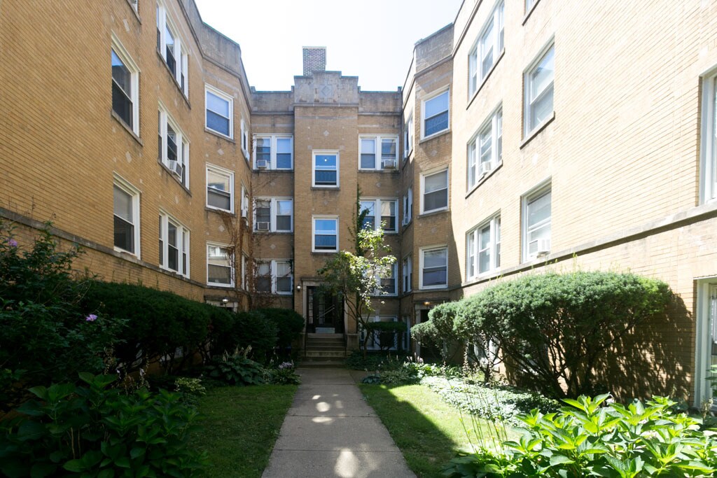 2559 W Montrose Ave Unit 1A, Chicago, IL 60618 Condo for Rent in Chicago, IL