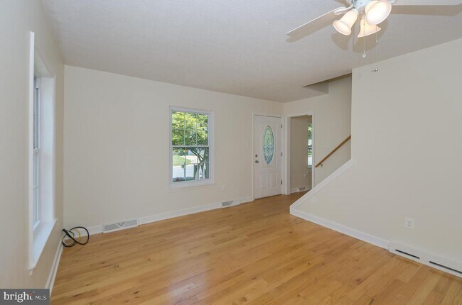 Building Photo - 6346 Piney Ridge Dr