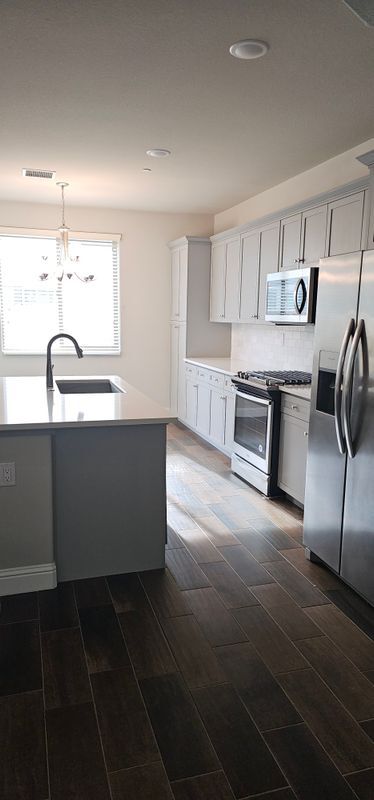 Foto del edificio - 6211 E Sasha Dr