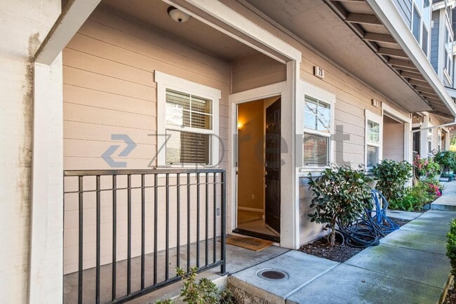 Building Photo - 20 Ashford Pl