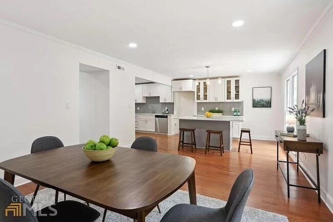 Foto del edificio - 1105 Clairemont Ave