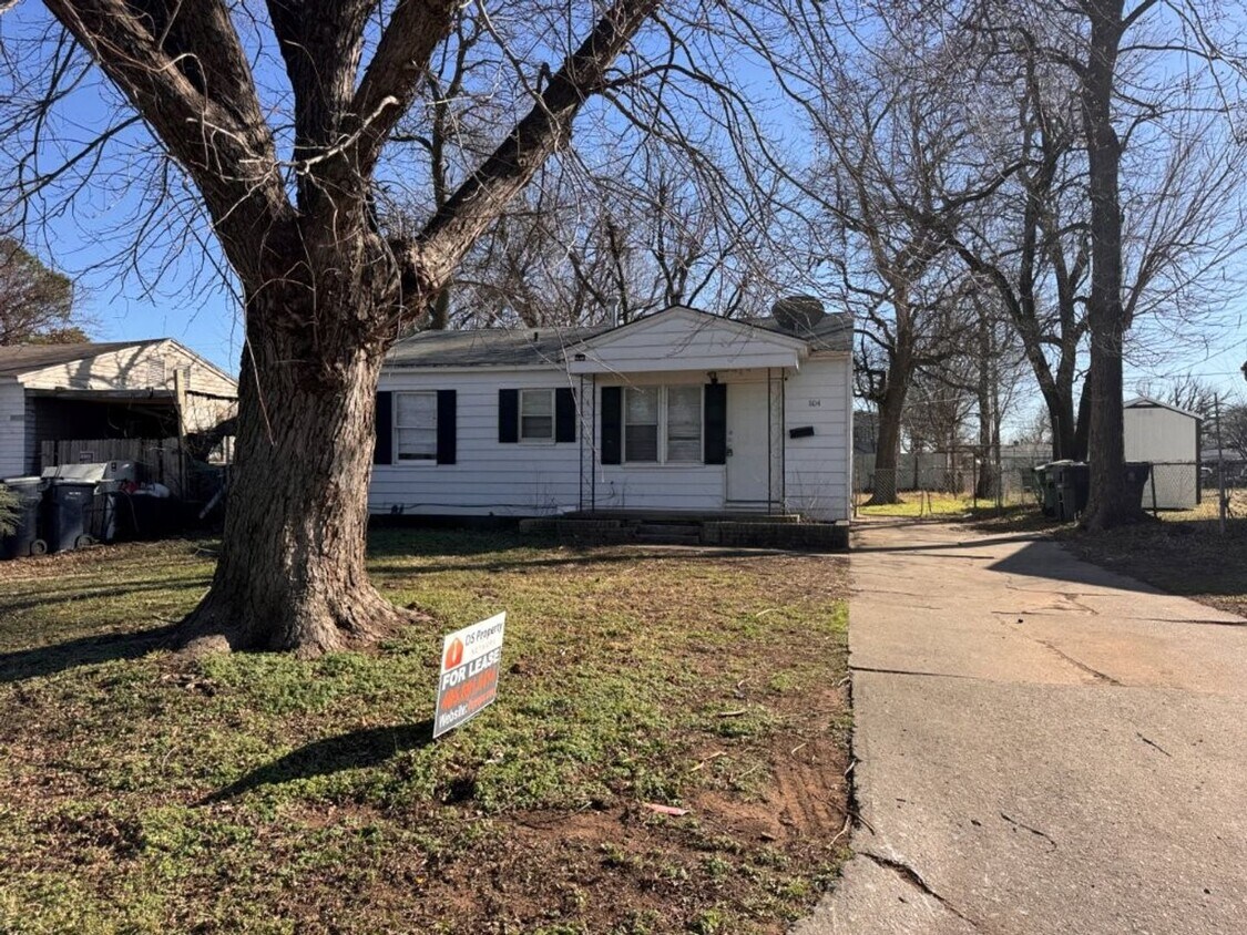 2 bed 1 bath in Okc1 New paint and ready for move in! - 2 bed 1 bath in Okc1 New paint and ready for move in!
