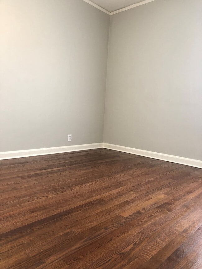 Building Photo - 2 Bed 1 Bath in Atlanta!