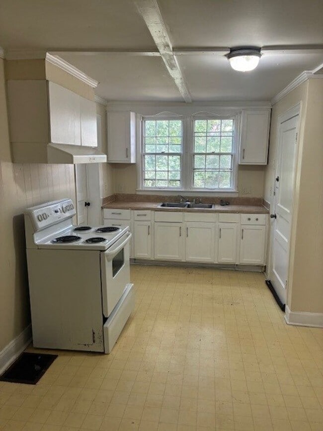 Building Photo - 541 Greenwood Ave