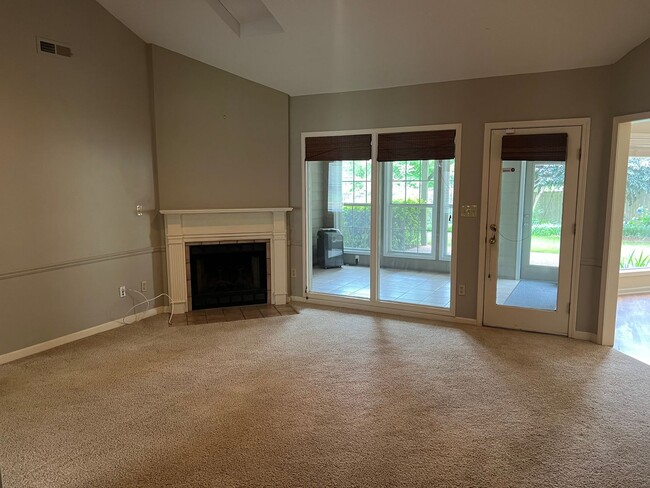 Building Photo - 809 Ashland Dr