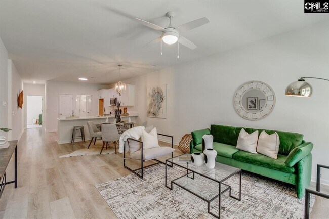 Foto del edificio - 738 S Beltline Blvd
