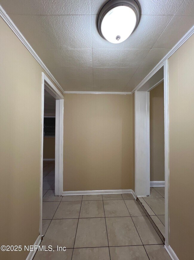 Foto del edificio - 3070 W 15th St