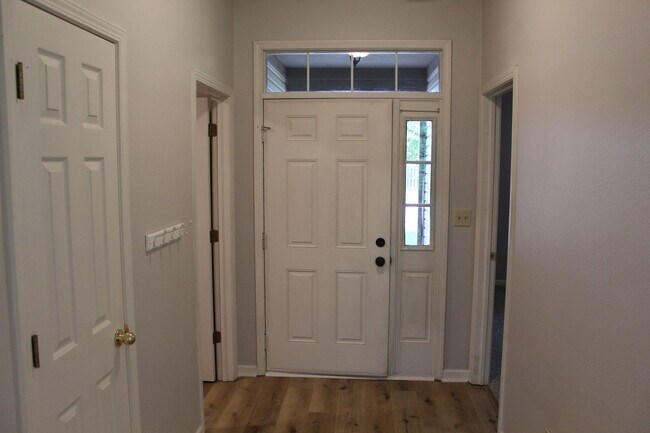Foto del edificio - Beautiful Ranch Home in Avon!