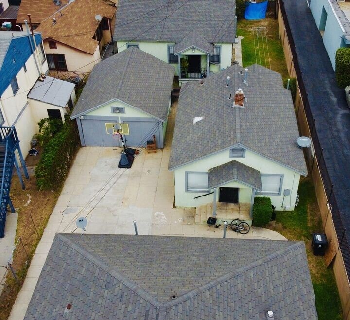 Primary Photo - 1045 W Vernon Ave