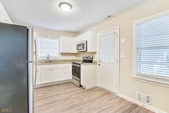 Foto del edificio - 2757 Arrowood Dr