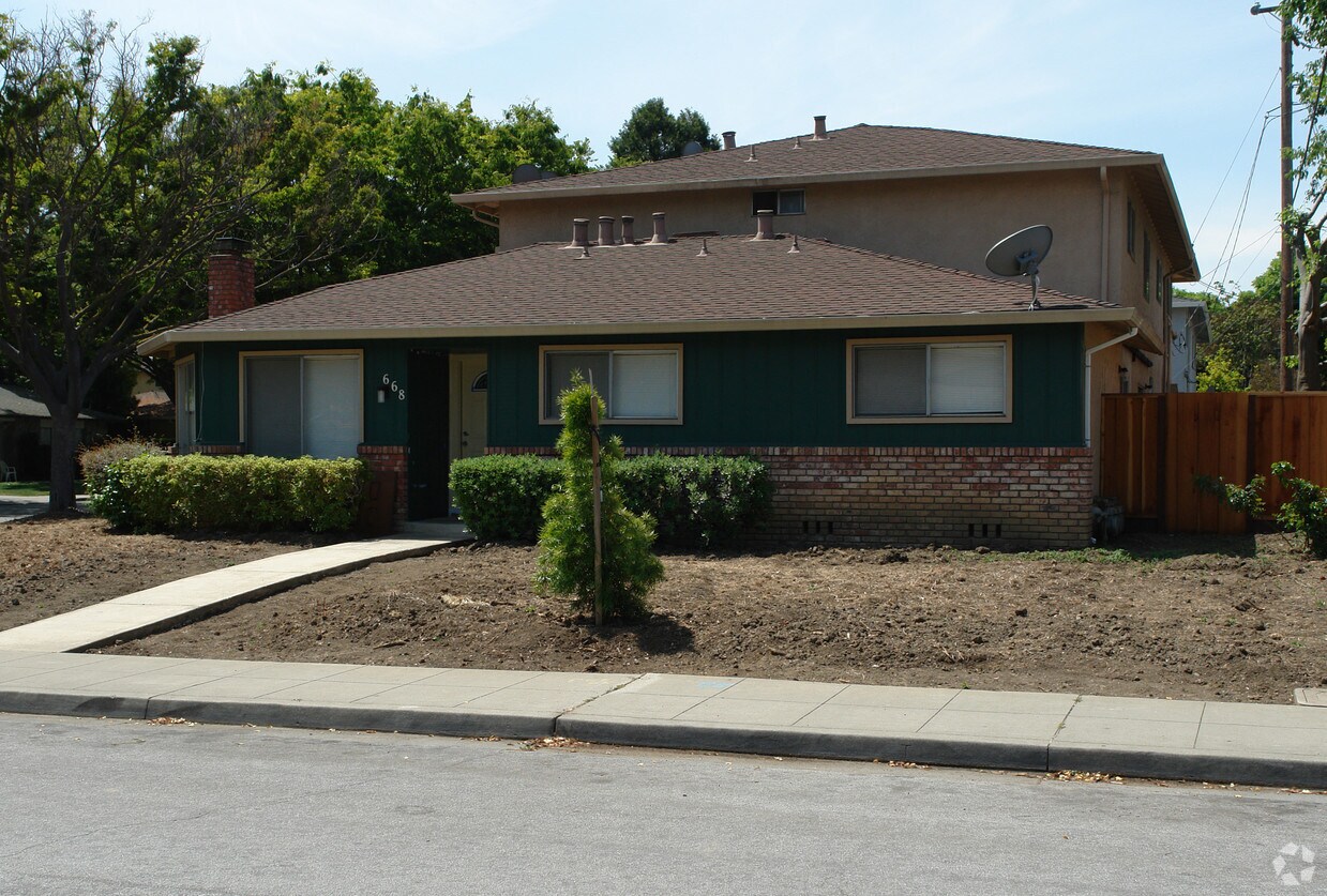 Building Photo - 668 E Olive Ave