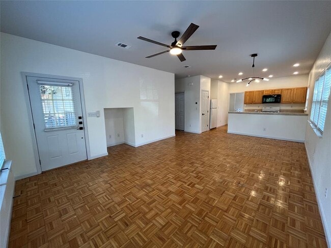 Foto del edificio - 2108 E 14th St
