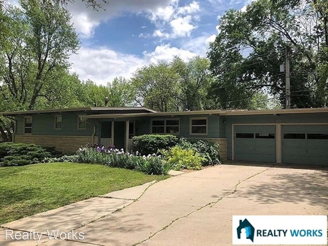 Primary Photo - 3 br, 2 bath House - 5745 L St