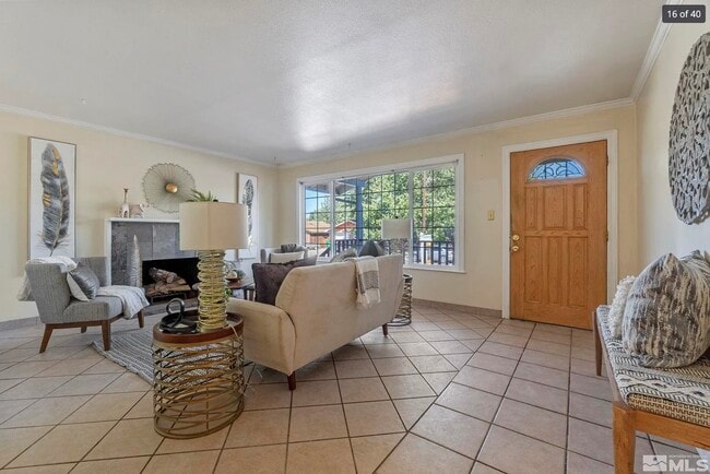 Building Photo - 225 Hunter Lake Dr