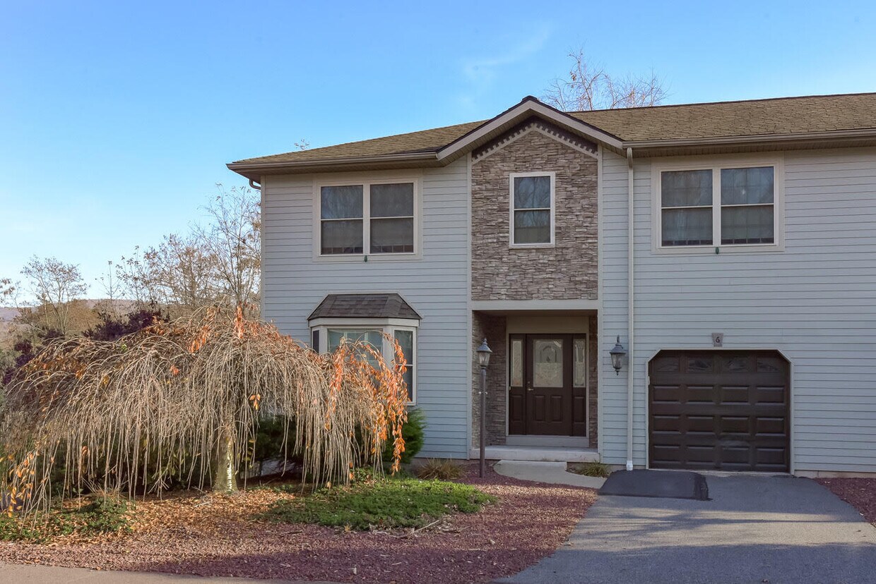 Foto principal - 6 Anastasia Ct