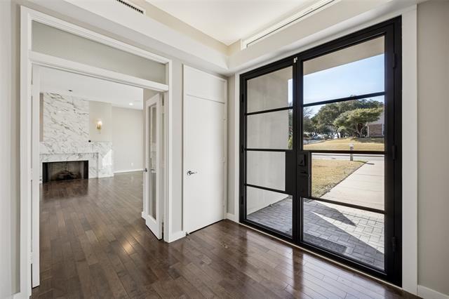 Foto del edificio - 7030 Blackwood Dr