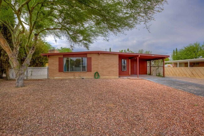 Foto del edificio - Nice Eastside 3 Bedroom 2 bath Brick Home
