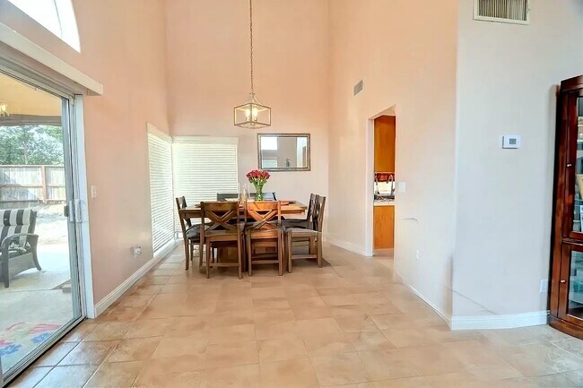 Foto del edificio - 257 E Braddock Dr