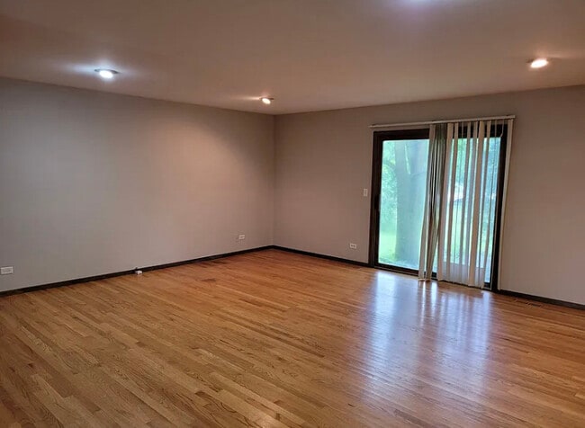 Foto del edificio - 1500 Kenyon Dr