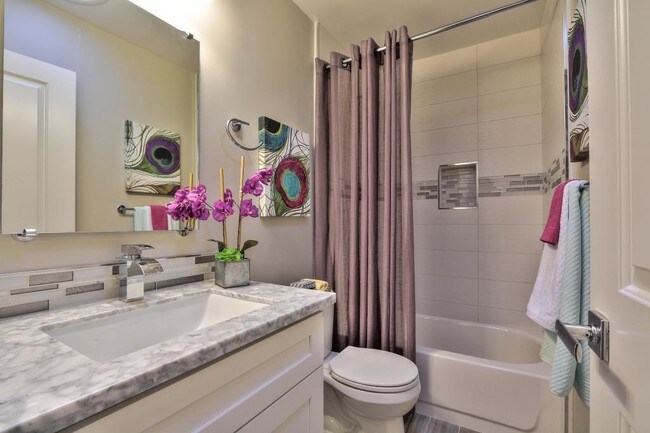 Building Photo - 19 Linden Dr