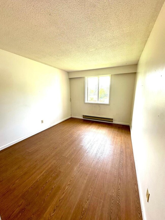 Photo du bâtiment - 1 bedroom in Quesnel BC V2J 2T5