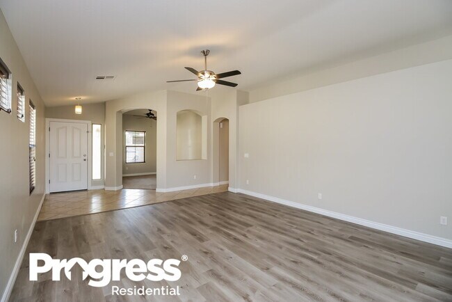 Foto del edificio - 1168 W Oak Tree Ln