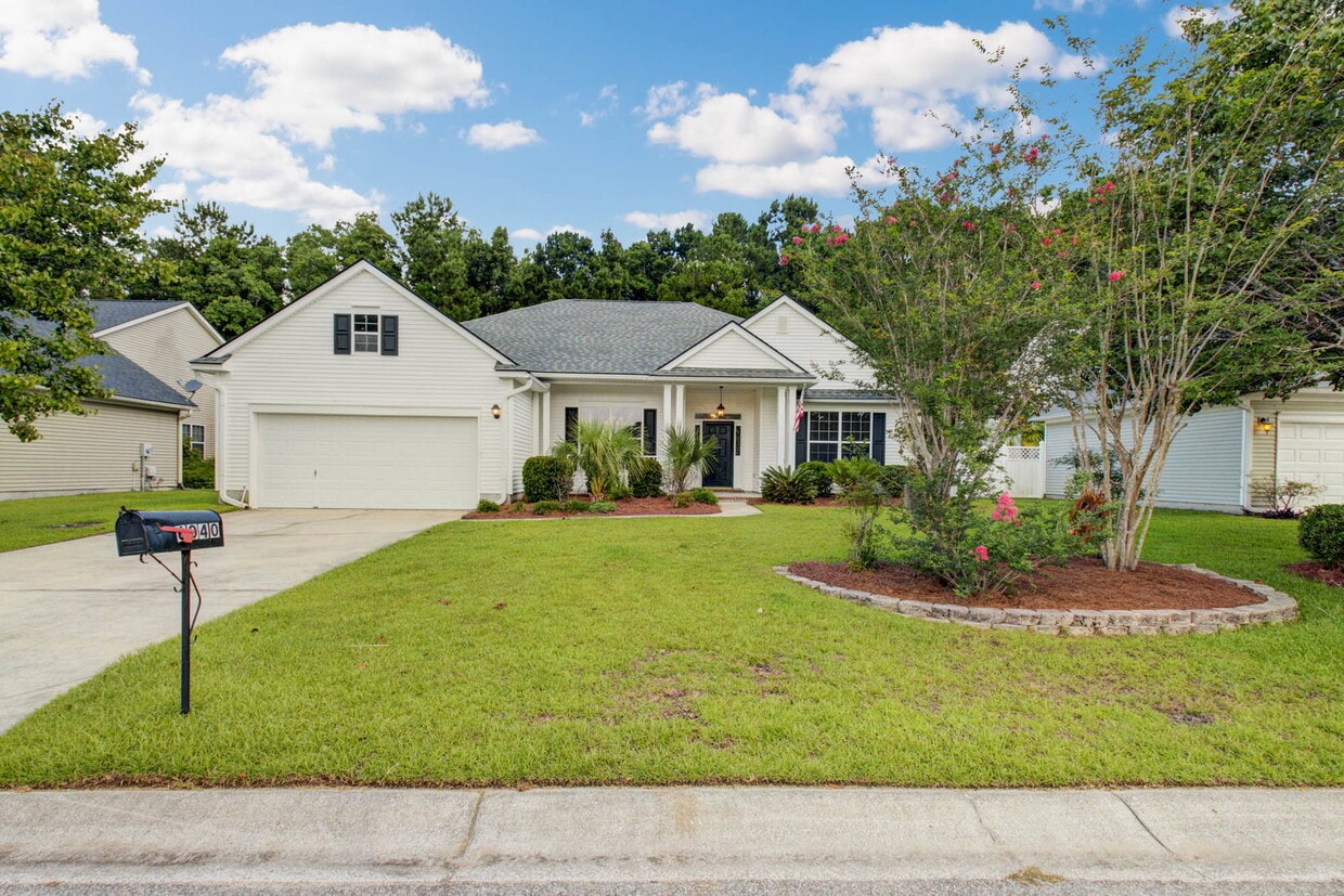 Photo - 6040 Fieldstone Circle, Charleston, SC 29414 - 4 BR 3 BA single-family home