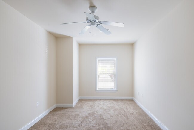 Foto del edificio - The Helm and Deemer's Landing