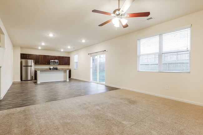 Building Photo - 322 Hamilton Pointe Dr