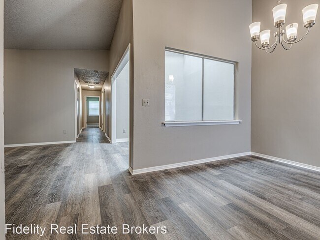 Building Photo - 3 br, 2 bath House - 7811 S Douglas Ave