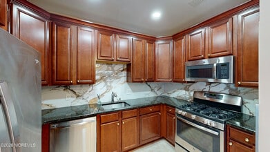 Building Photo - 112 Regency Ct