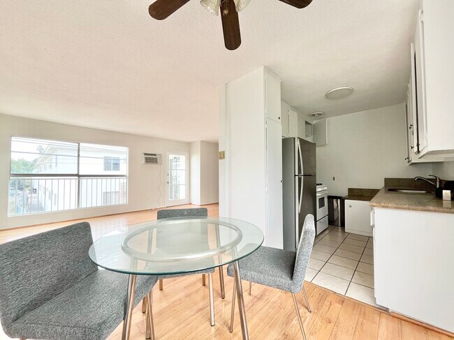 Foto del edificio - 1142 N Orange Grove Ave