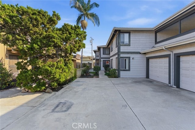 Building Photo - 208 S West St