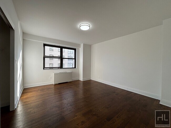 Foto del edificio - East 89th STREET
