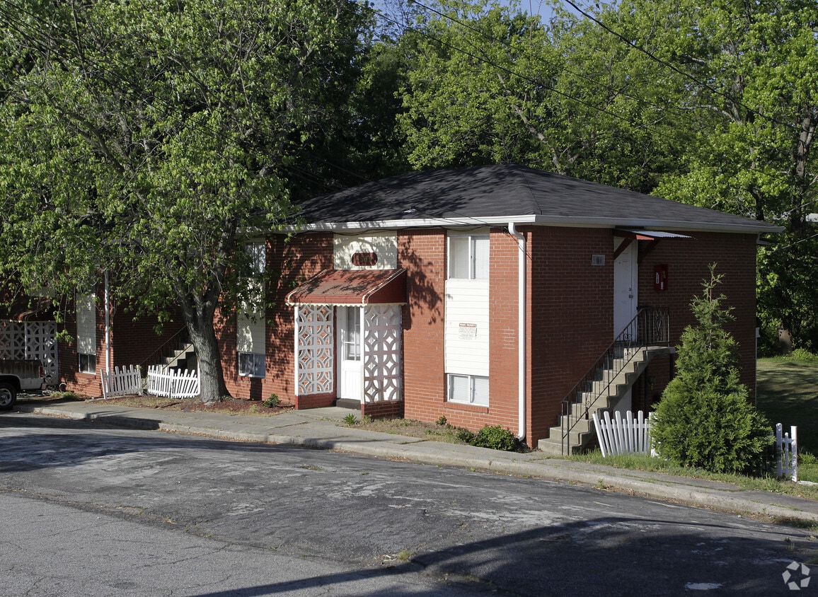 Building Photo - 3553-3567 Adams St
