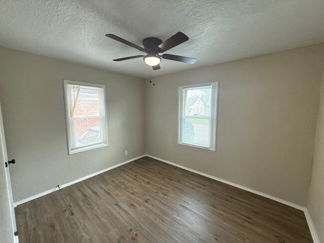 Foto del edificio - Fully Renovated 2-Bedroom Home – Move-In R...