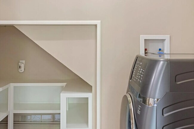 Foto del edificio - 500 Paragon Mills Rd