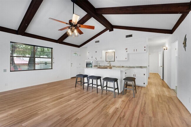 Building Photo - 164 Harbor Dr