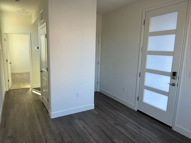 Building Photo - 2088 Evening Star Cir