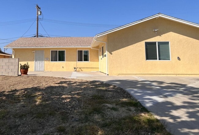 Building Photo - 3520 S Gauntlet Dr