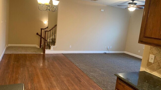 Building Photo - 1305 Halcyon Pl