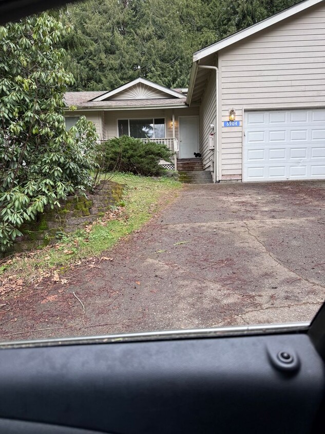 Foto principal - 3 Bed 2 Bath home in Port Orchard