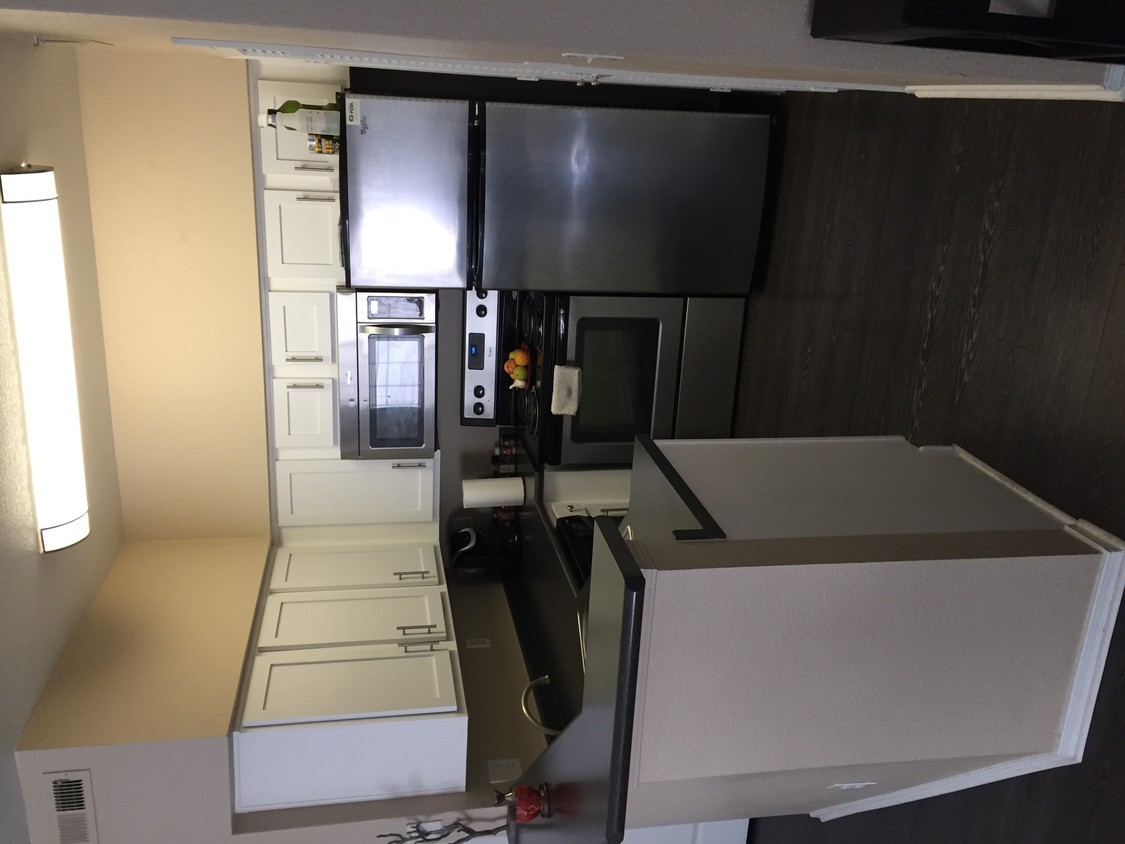 kitchen - 755 S Dexter St