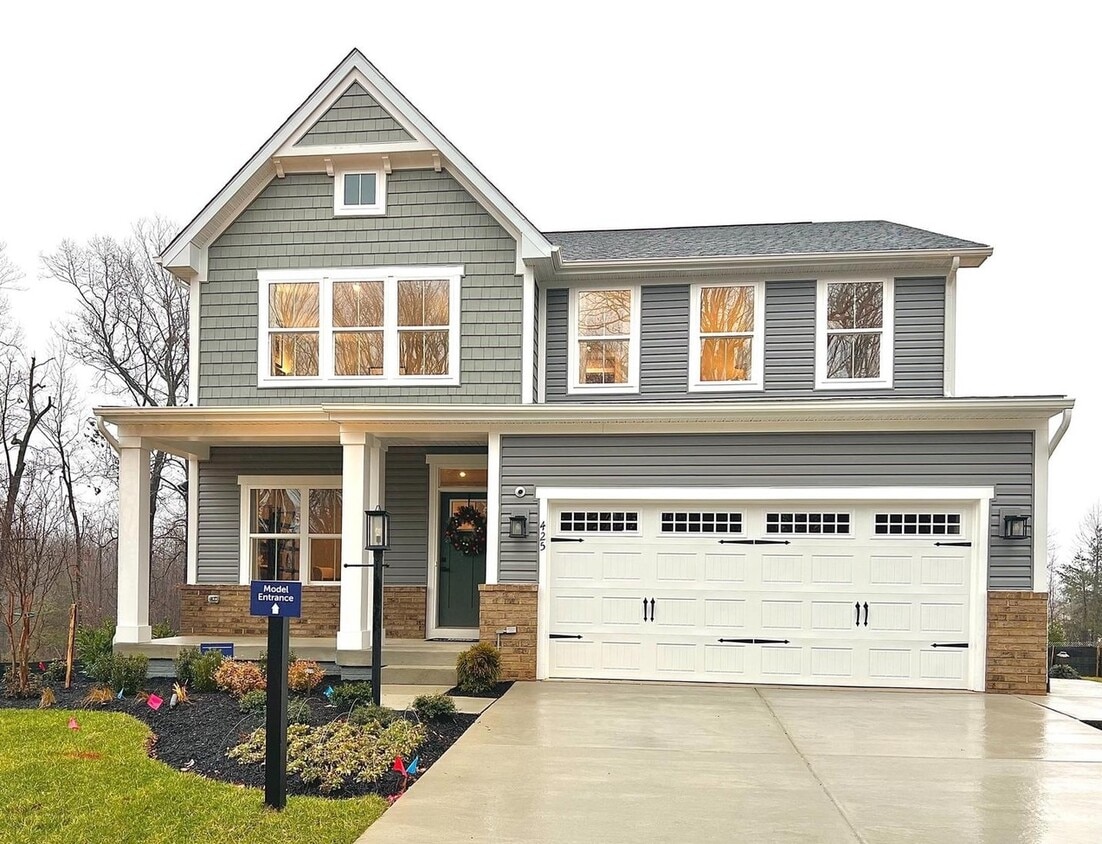 Foto principal - 425 Greenstead Dr